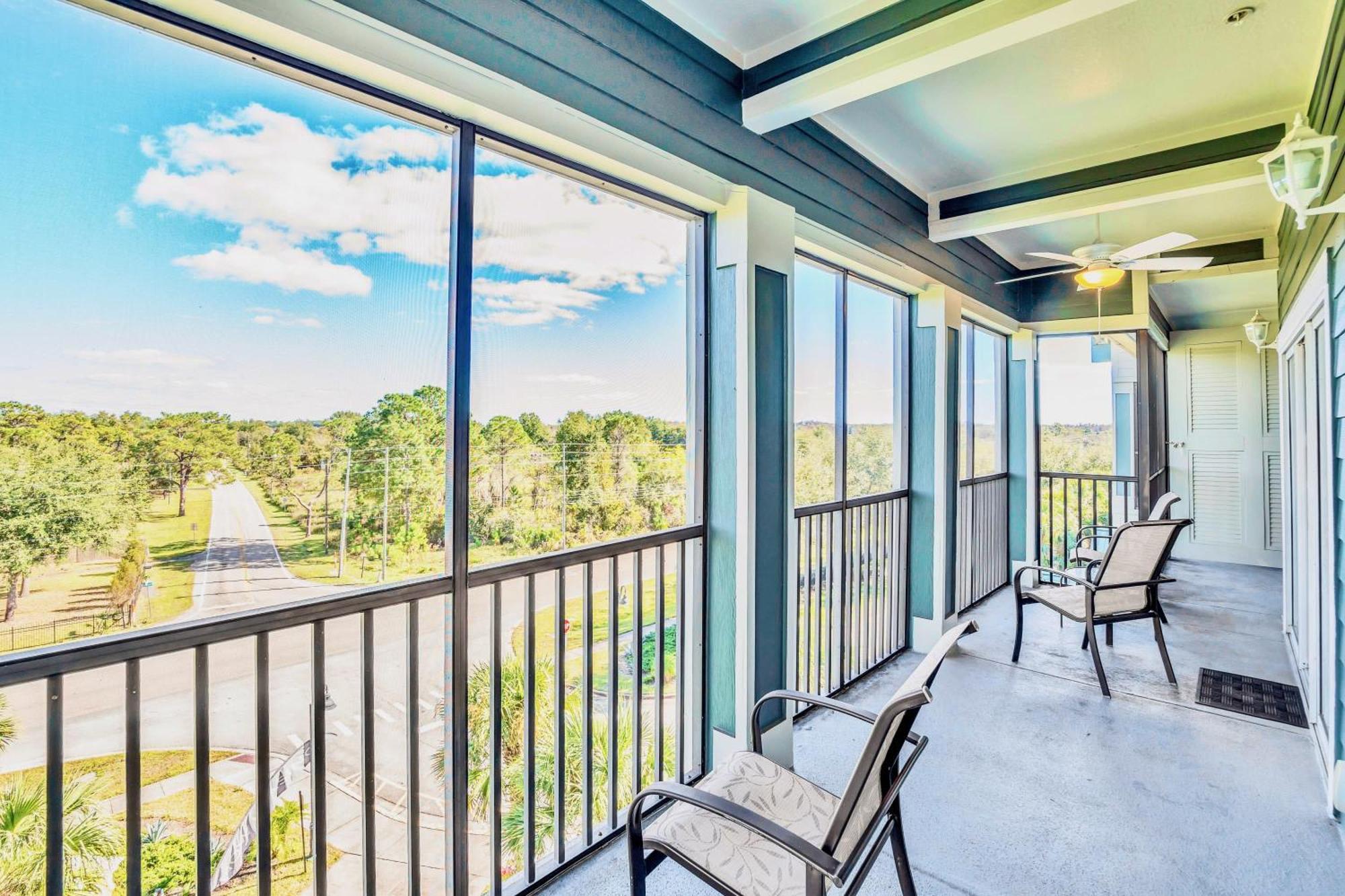 Holiday home Near - 3br - Pool Ht And Games